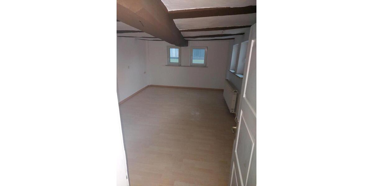 Etagenwohnung Grünberg - 6 Zimmer, 120 m&sup2;, 13&euro; | Angebot:25131782