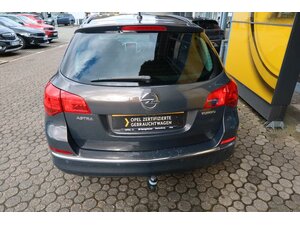 Opel Astra J Sports Tourer Style mit Anhängerkupplung 107.420 km 7.990 &euro; Battenberg 35088