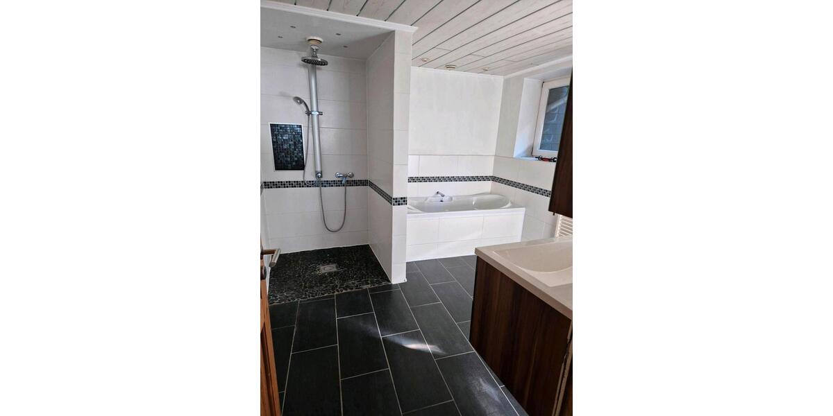 Etagenwohnung Biedenkopf - 4 Zimmer, 130 m&sup2;, 130.000&euro; | Angebot:26982261