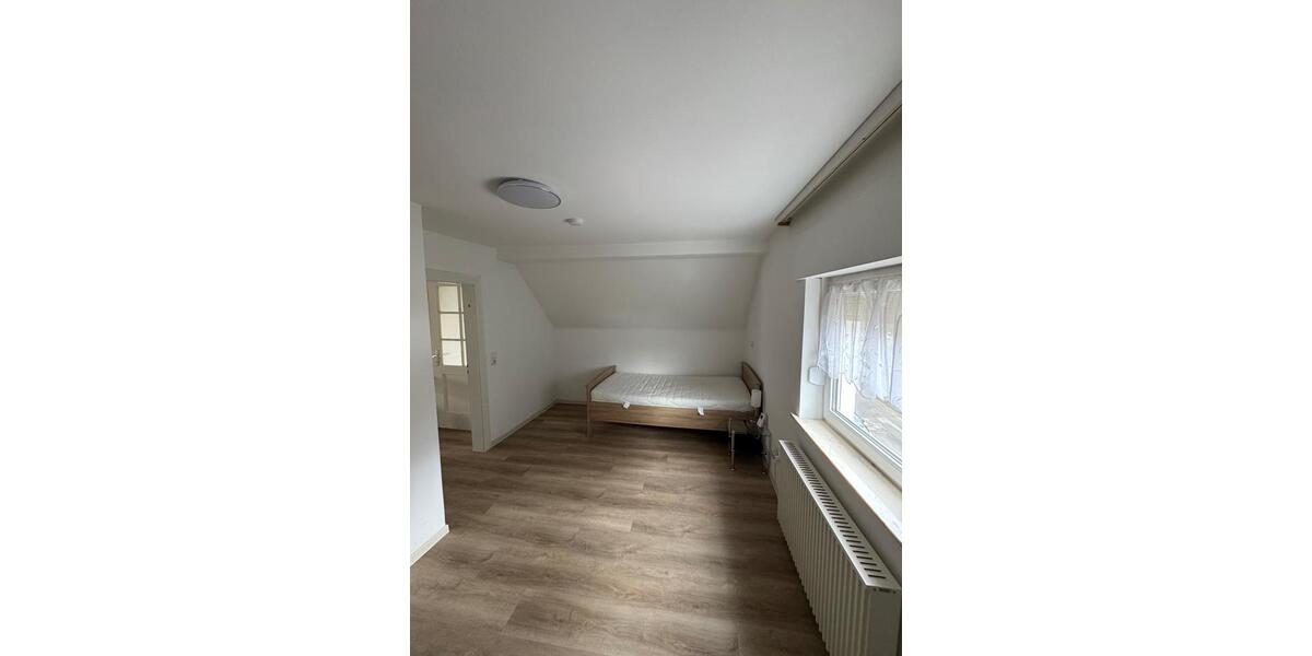Dachgeschoßwohnung Marburg - 2 Zimmer, 48 m&sup2;, 350&euro; | Angebot:26167052