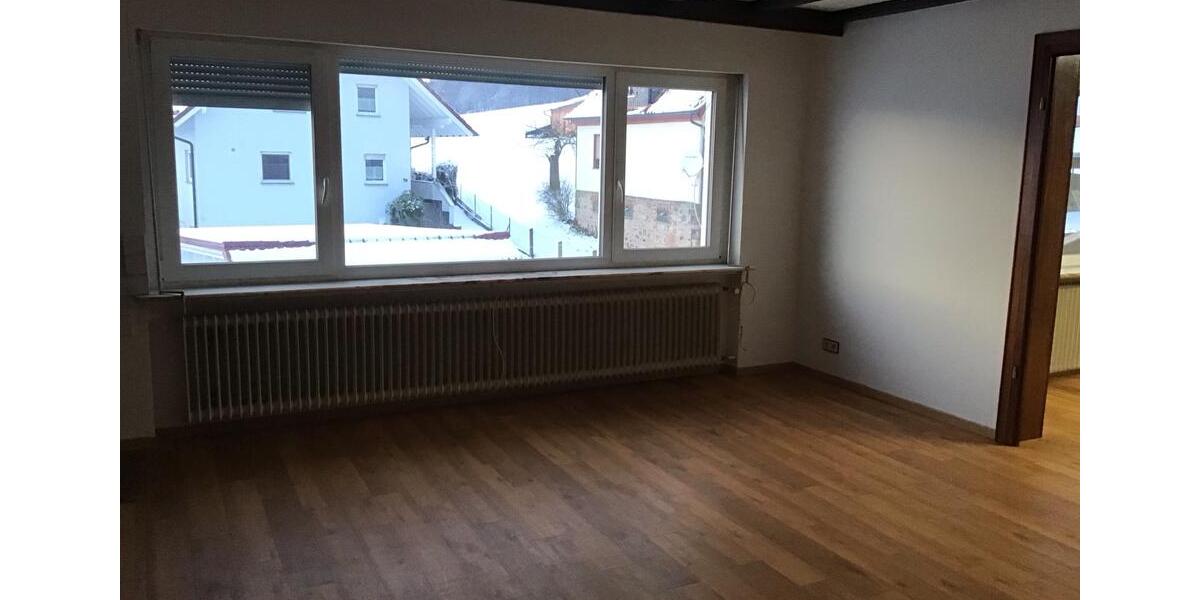 Einfamilienhaus Gilserberg - 8 Zimmer, 225 m&sup2;, 1.500&euro; | Angebot:24099540