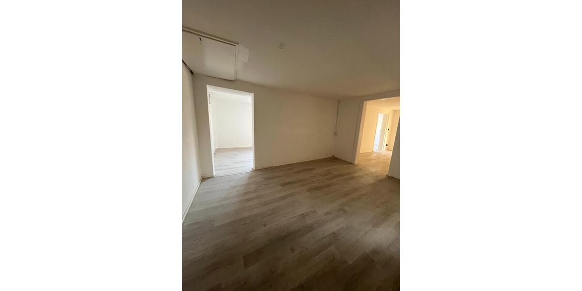 Etagenwohnung Fernwald - 4 Zimmer, 98 m&sup2;, 700&euro; | Angebot:25444857