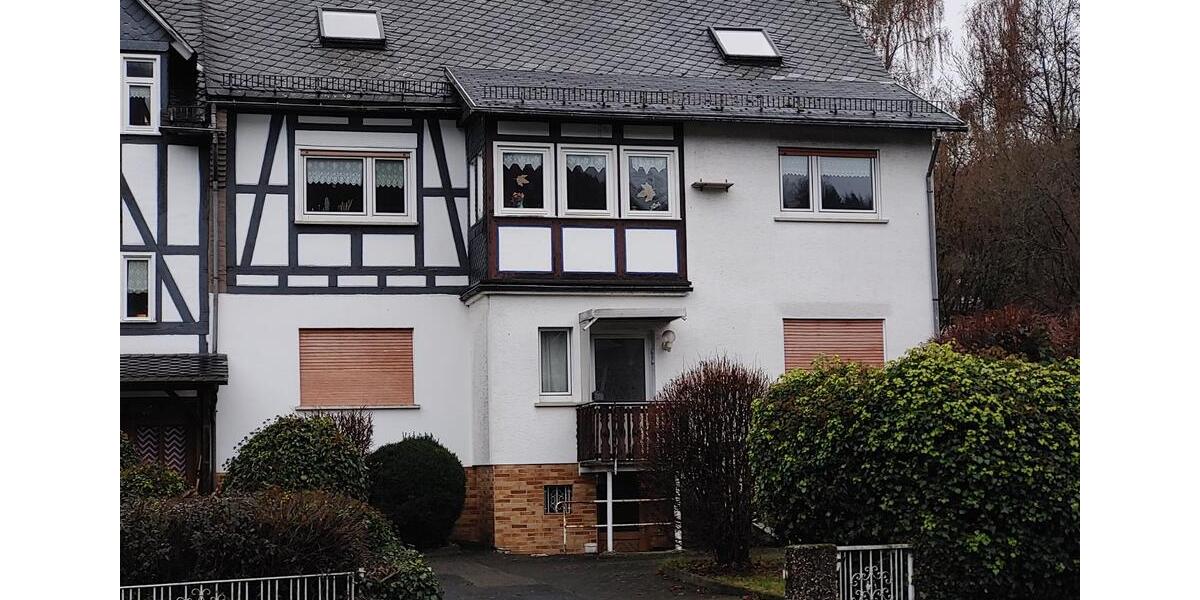 Mehrfamilienhaus, Wohnhaus Angelburg - 13 Zimmer, 327 m&sup2;, 380.000&euro; | Angebot:24284078