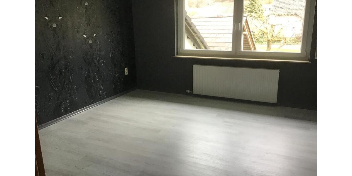 Etagenwohnung Steffenberg - 5 Zimmer, 125 m&sup2;, 850&euro; | Angebot:23992551