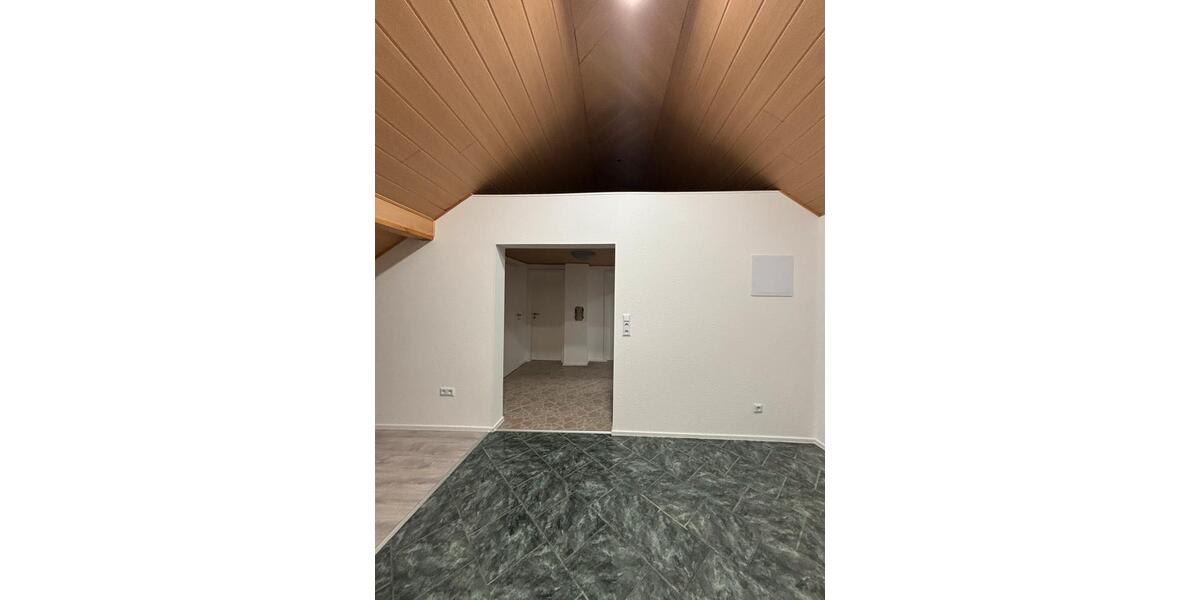 Dachgeschoßwohnung Frankenberg (Eder) - 3 Zimmer, 65 m&sup2;, 600&euro; | Angebot:25049887