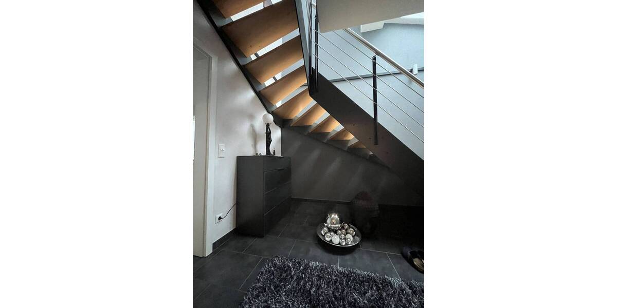 Etagenwohnung Reiskirchen Hattenrod - 7 Zimmer, 250 m&sup2;, 670.000&euro; | Angebot:26794222