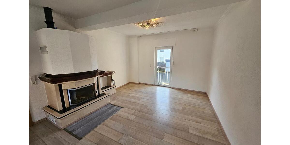 Einfamilienhaus Breidenbach - 4 Zimmer, 160 m&sup2;, 950&euro; | Angebot:25581567
