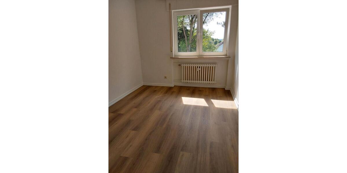 Etagenwohnung Marburg Marbach - 5 Zimmer, 130 m&sup2;, 1.400&euro; | Angebot:25983150