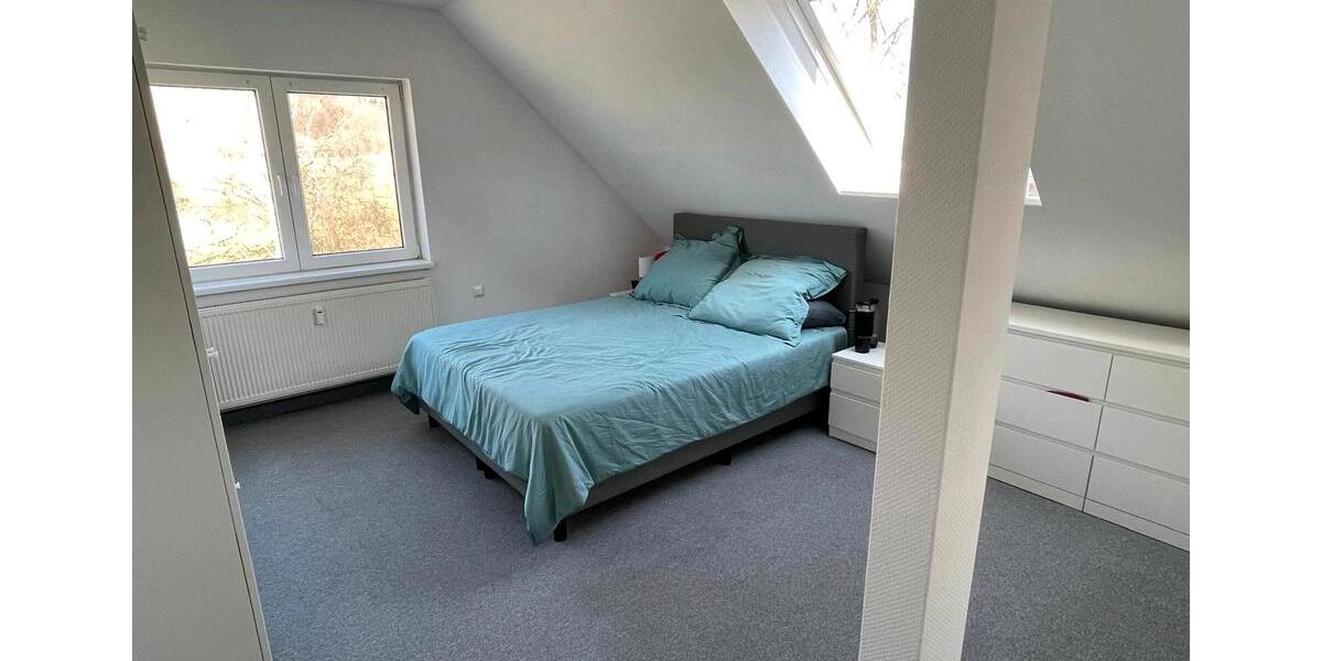 Dachgeschoßwohnung Marburg Cappel - 4 Zimmer, 144 m&sup2;, 1.200&euro; | Angebot:25962830