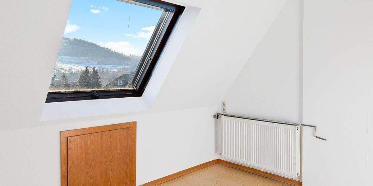 Doppelhaushälfte Bad Laasphe - 4 Zimmer, 91 m&sup2;, 229.000&euro; | Angebot:25663937