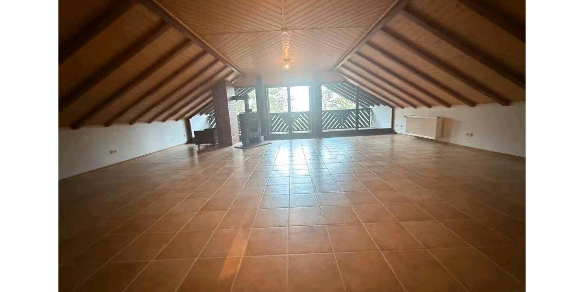 Dachgeschoßwohnung Wetter (Hessen) - 2 Zimmer, 87 m&sup2;, 715&euro; | Angebot:26112066