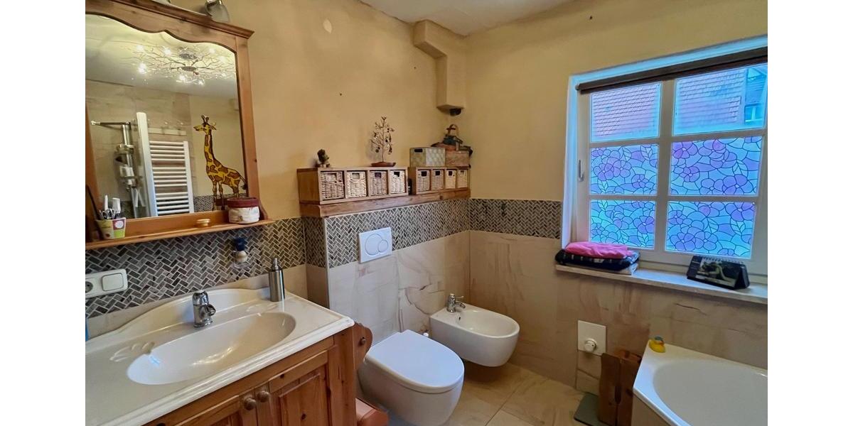 Einfamilienhaus Gemünden (Wohra) - 7 Zimmer, 185 m&sup2;, 1.500&euro; | Angebot:25315558