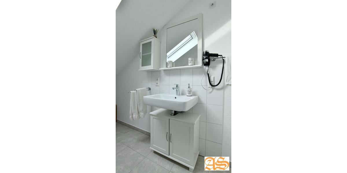 Dachgeschoßwohnung Battenberg (Eder) - 1 Zimmer, 65 m&sup2;, 850&euro; | Angebot:25548944