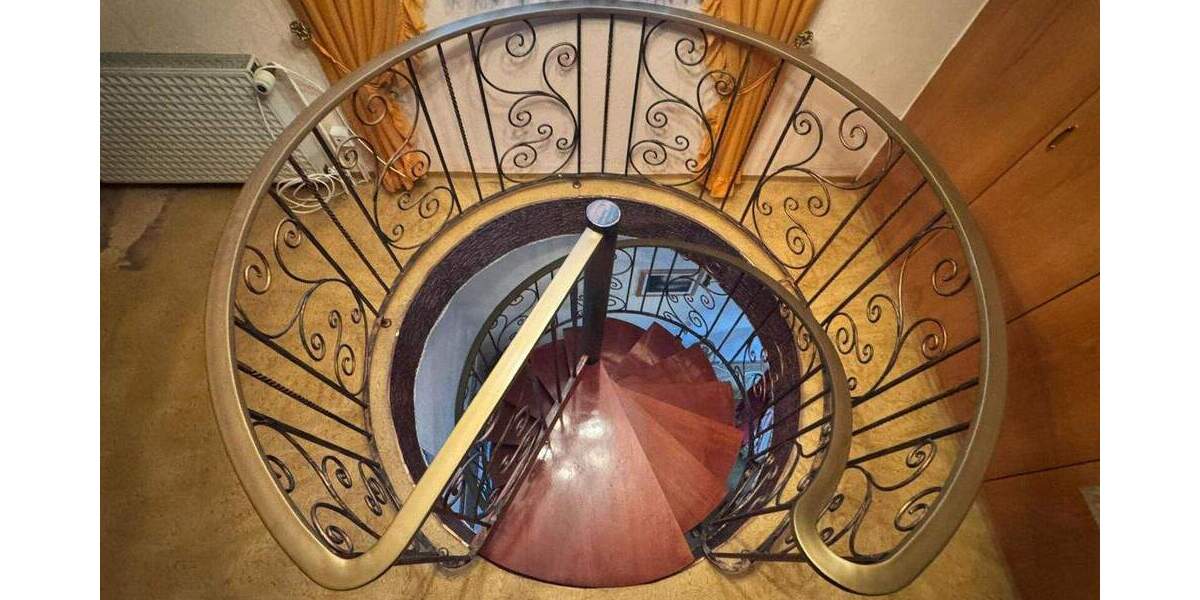 Mehrfamilienhaus, Wohnhaus Gladenbach / Mornshausen Mornshausen - 8 Zimmer, 280 m&sup2;, 299.000&euro; | Angebot:25736624