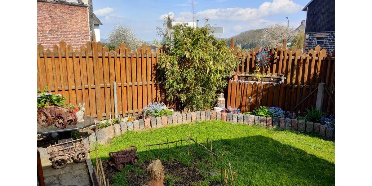 Einfamilienhaus Dautphetal - 9 Zimmer, 140 m&sup2;, 199.000&euro; | Angebot:26299866