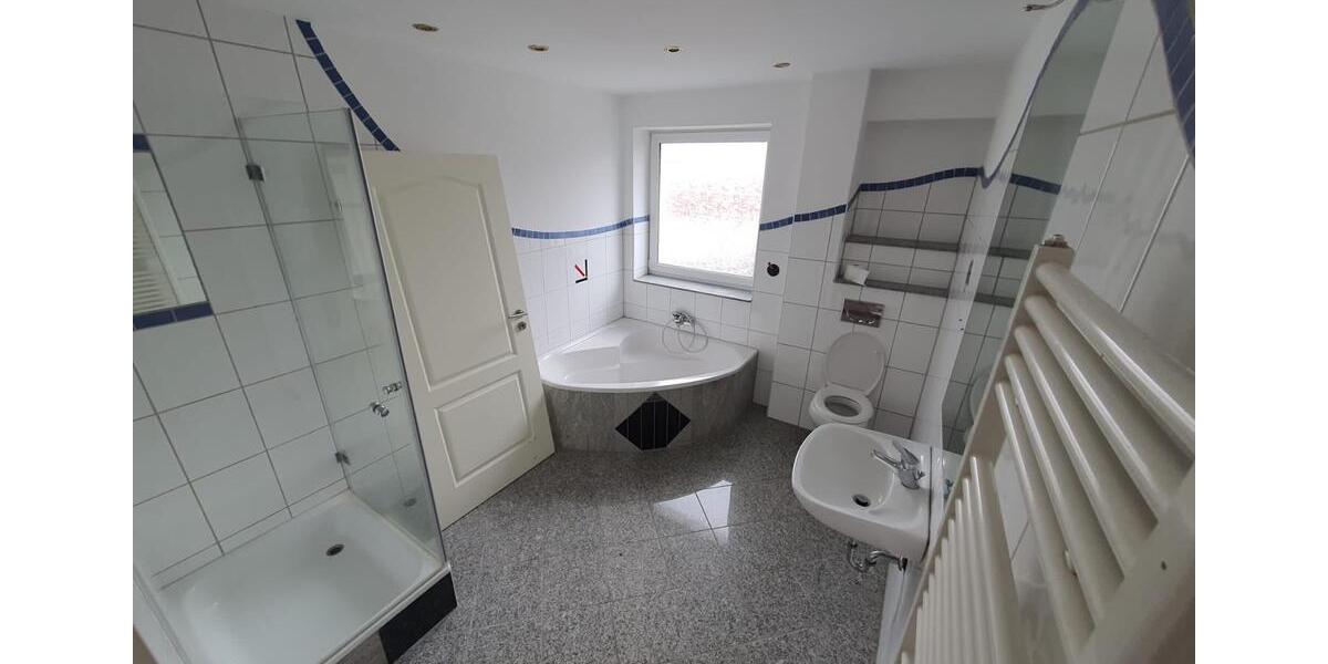Etagenwohnung Wetter (Hessen) - 4 Zimmer, 126 m&sup2;, 1.300&euro; | Angebot:26168368