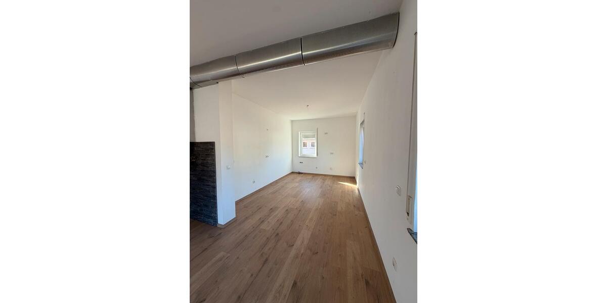 Etagenwohnung Gladenbach - 4 Zimmer, 135 m&sup2;, 1.300&euro; | Angebot:25784291