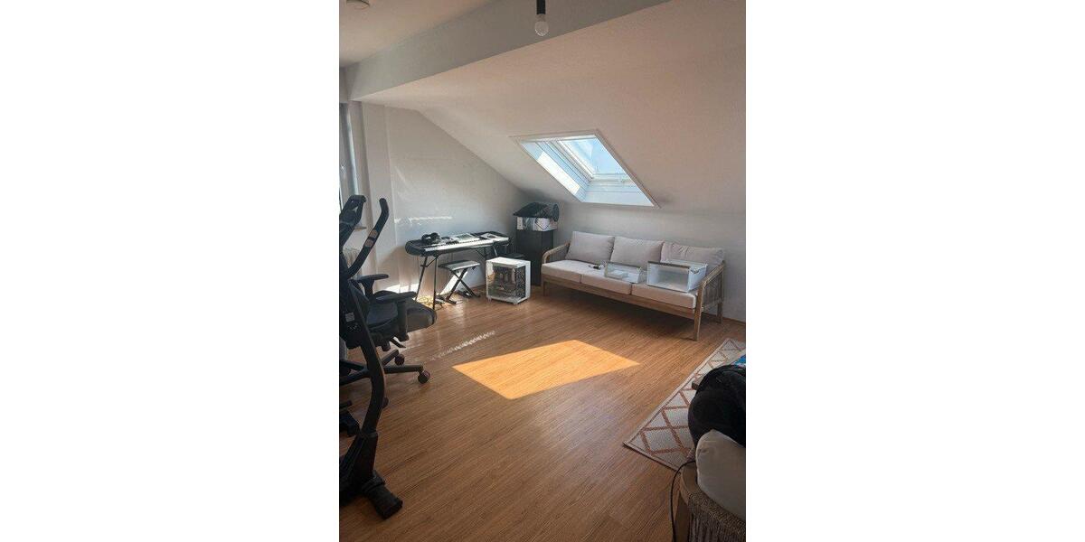 Dachgeschoßwohnung Kirchhain - 3 Zimmer, 82 m&sup2;, 780&euro; | Angebot:25910574