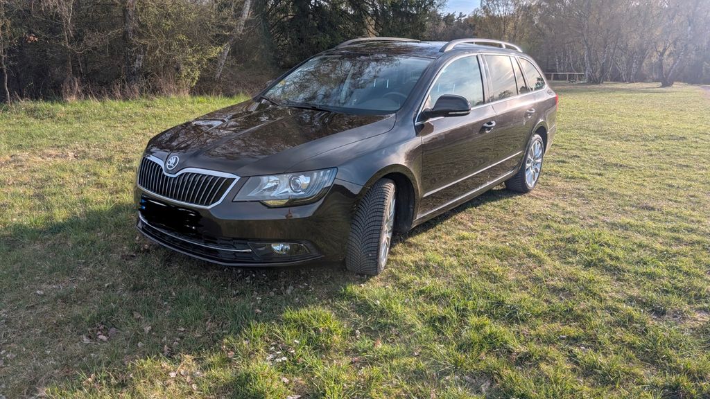 Skoda Superb 146.000 km 10.800 &euro; Hohenahr 35644