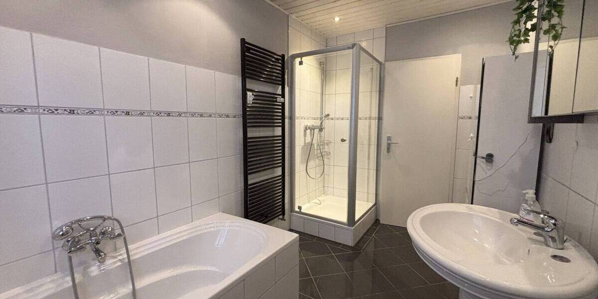 Mehrfamilienhaus, Wohnhaus Münchhausen - 9 Zimmer, 240 m&sup2;, 399.000&euro; | Angebot:25689246