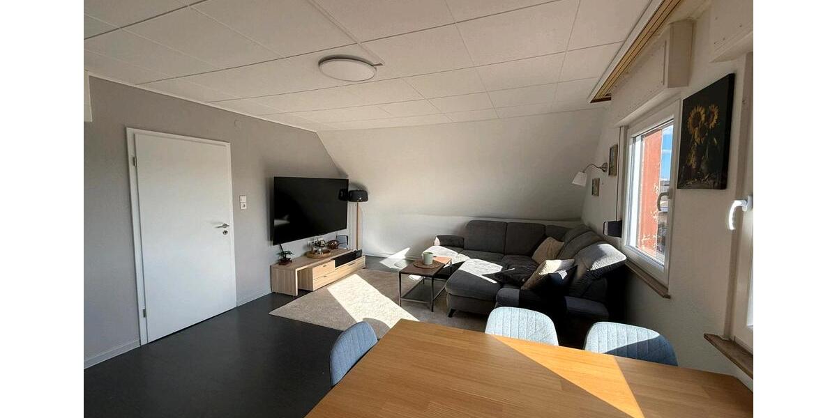 Dachgeschoßwohnung Lahnau - 3 Zimmer, 63 m&sup2;, 750&euro; | Angebot:25403320