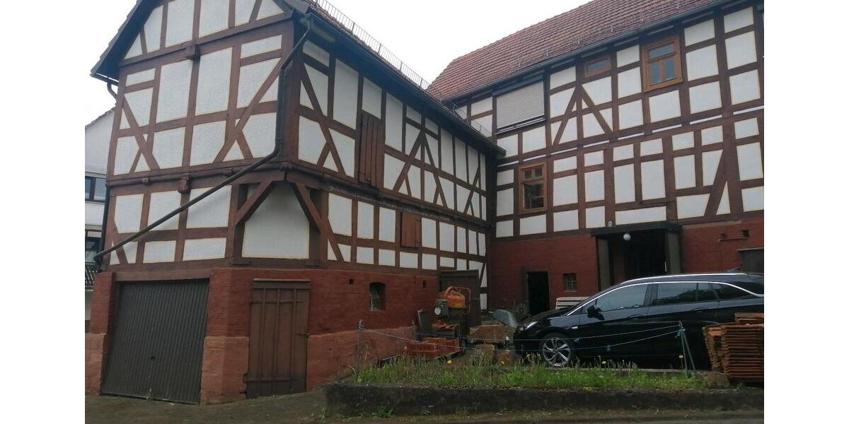 Etagenwohnung Frankenberg (Eder) - 7 Zimmer, 120 m&sup2;, 99.000&euro; | Angebot:26534697