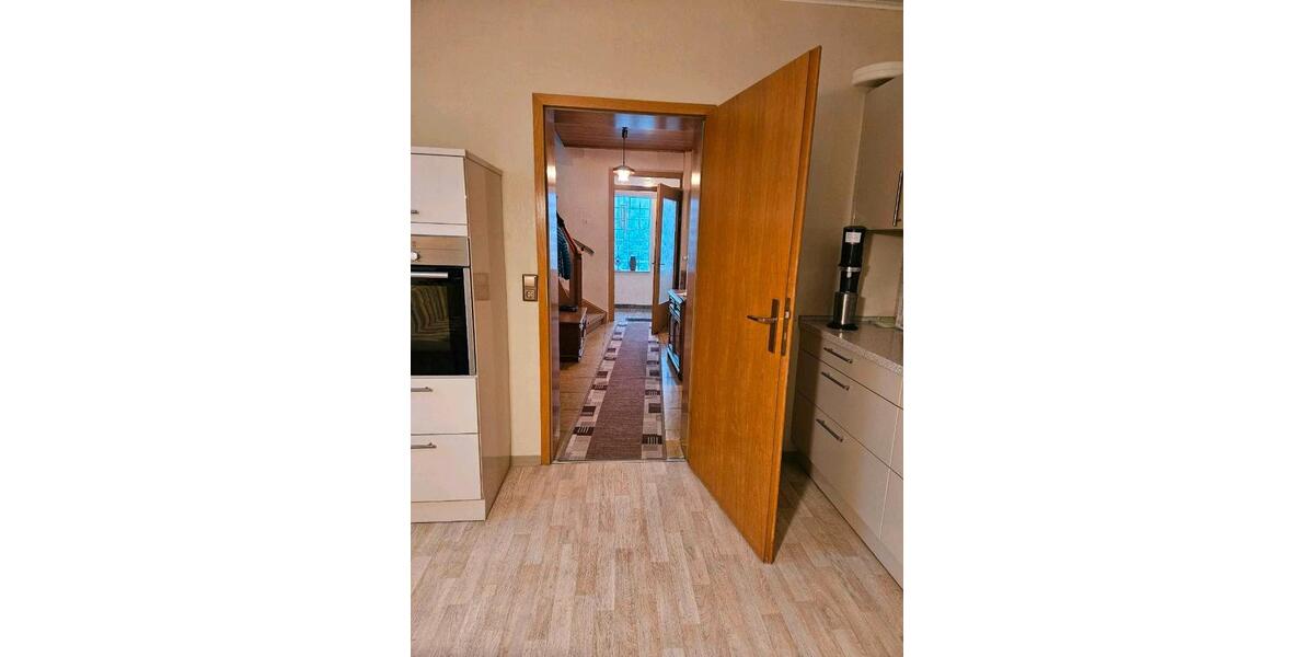 Einfamilienhaus Marburg Cappel - 8 Zimmer, 210 m&sup2;, 340.000&euro; | Angebot:24703674