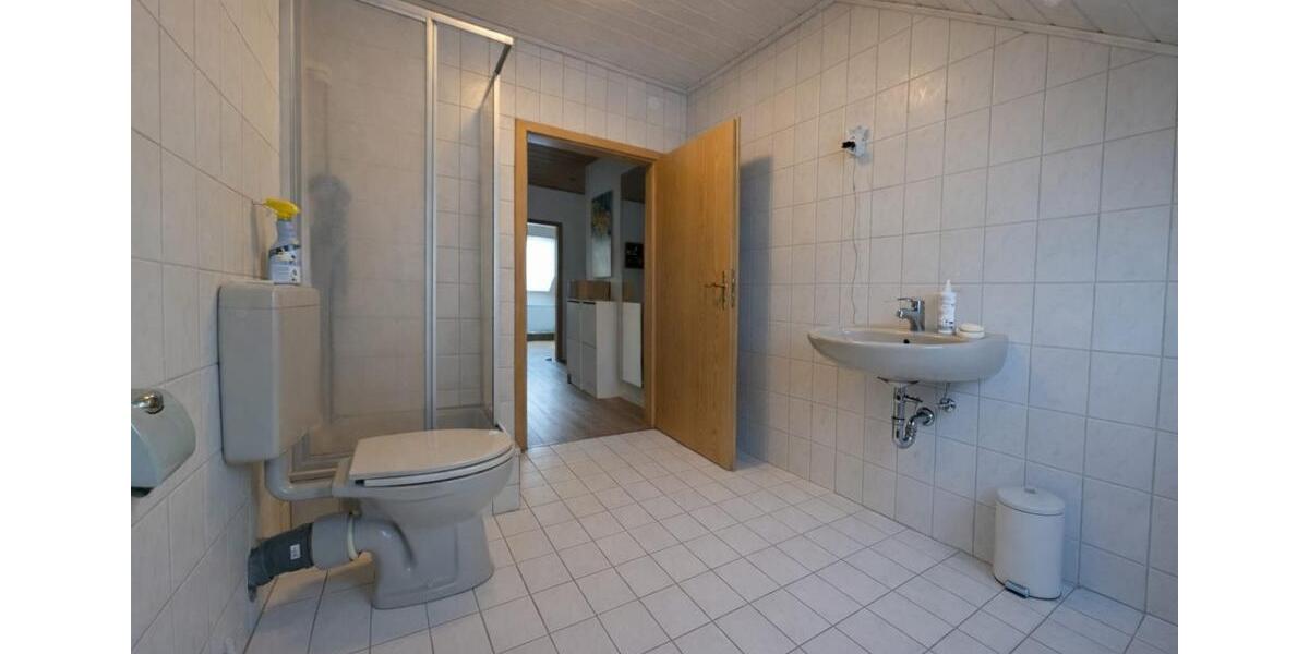 Dachgeschoßwohnung Wohratal - 4 Zimmer, 130 m&sup2;, 1.000&euro; | Angebot:25853902