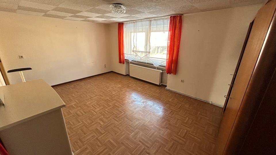 Einfamilienhaus Antrifttal - 10 Zimmer, 250 m&sup2;, 179.000&euro; | Angebot:25170543
