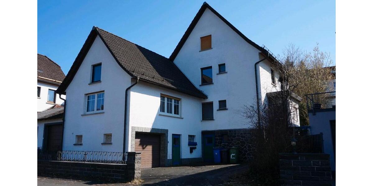Einfamilienhaus Breidenbach - 7.5 Zimmer, 258 m&sup2;, 250.000&euro; | Angebot:25993048