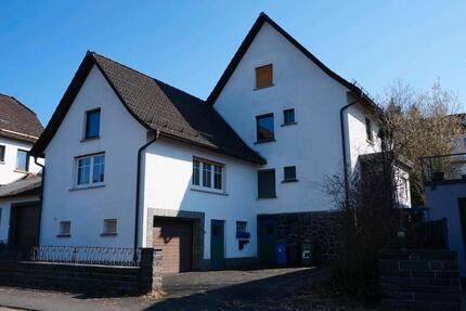 Haus Breidenbach - 7.5 Zimmer, 258 m&sup2;, 250.000&euro; | Angebot:25993048
