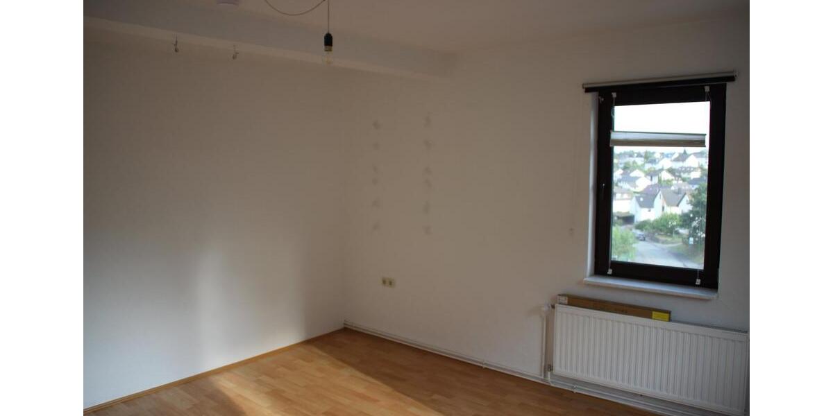 Mehrfamilienhaus, Wohnhaus Battenberg (Eder) - 7 Zimmer, 140 m&sup2;, 149.000&euro; | Angebot:25810354