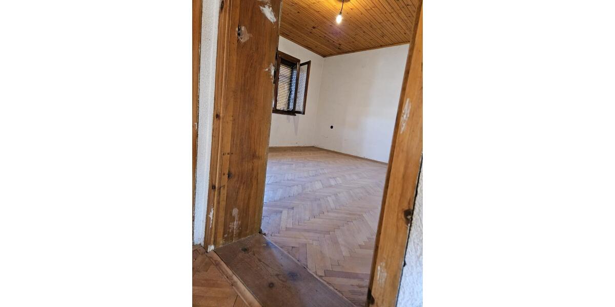 Einfamilienhaus Homberg (Ohm) - 6 Zimmer, 140 m&sup2;, 80.000&euro; | Angebot:14911780
