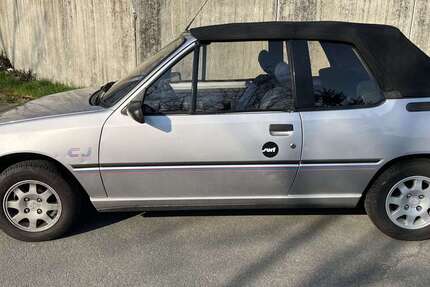 Peugeot 205 144.500 km 3.990 &euro; Frankenberg 35066