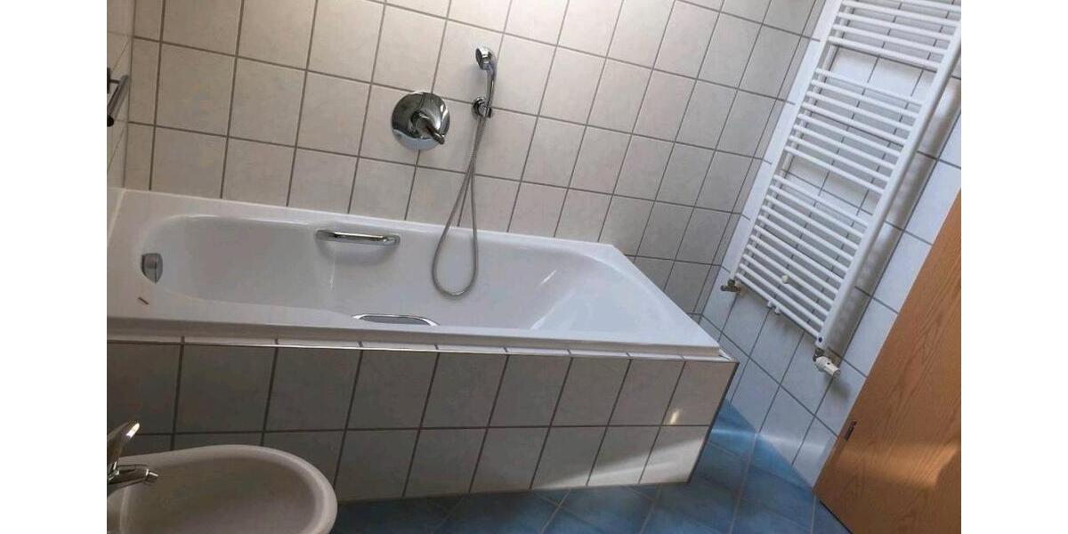 Dachgeschoßwohnung Wetter (Hessen) - 2 Zimmer, 87 m&sup2;, 715&euro; | Angebot:26112066
