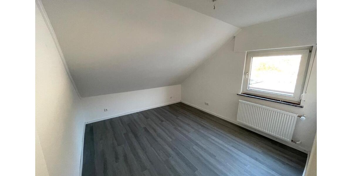 Etagenwohnung Bischoffen - 4.5 Zimmer, 99 m&sup2;, 790&euro; | Angebot:26644574