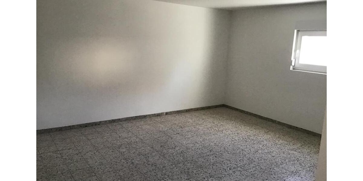 Einfamilienhaus Gilserberg - 8 Zimmer, 225 m&sup2;, 1.500&euro; | Angebot:24099540