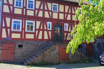 Haus Homberg (Ohm) - 8 Zimmer, 155 m&sup2;, 1.162&euro; | Angebot:26339629
