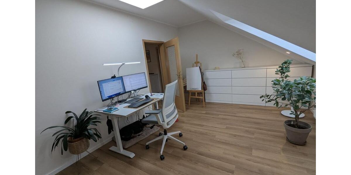 Dachgeschoßwohnung Wohratal - 4 Zimmer, 130 m&sup2;, 1.000&euro; | Angebot:25853902