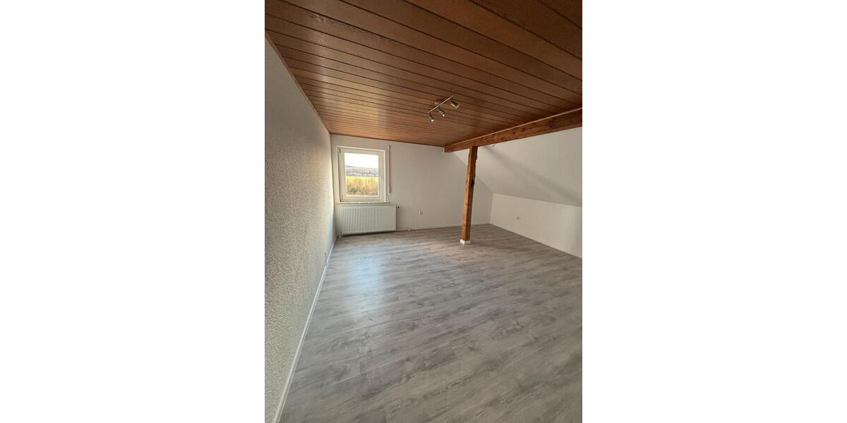 Dachgeschoßwohnung Frankenberg (Eder) - 3 Zimmer, 600&euro; | Angebot:23501256