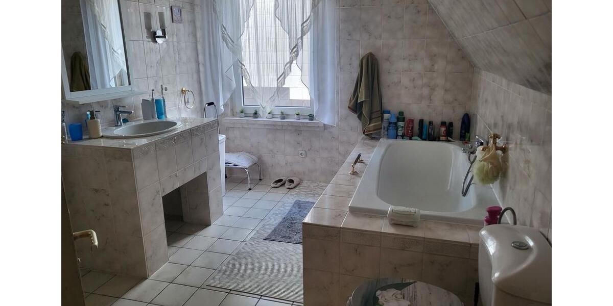 Mehrfamilienhaus, Wohnhaus Biedenkopf - 10 Zimmer, 370 m&sup2;, 250.000&euro; | Angebot:26067665