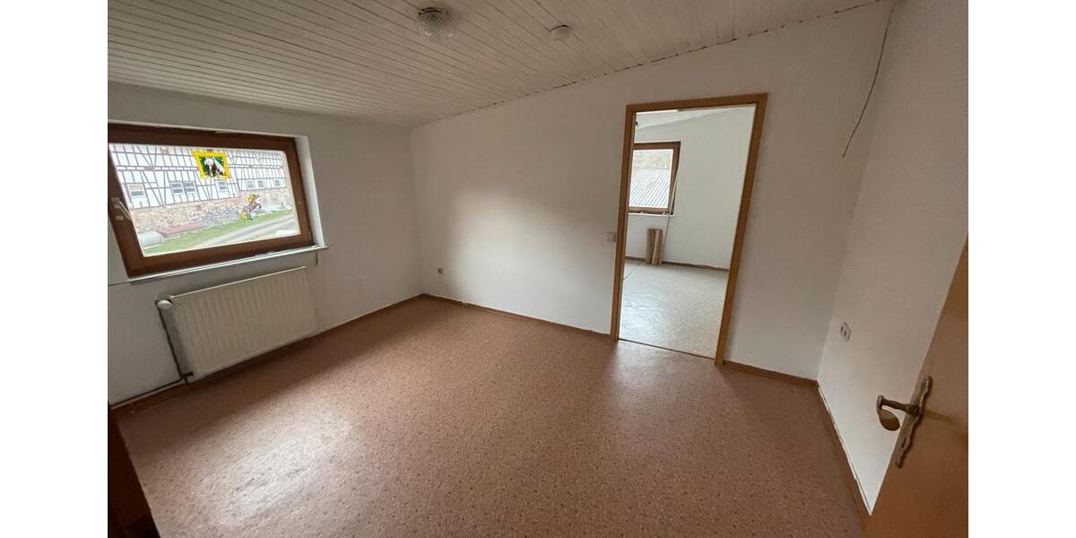 Etagenwohnung Antrifttal - 6 Zimmer, 146 m&sup2;, 800&euro; | Angebot:25885743