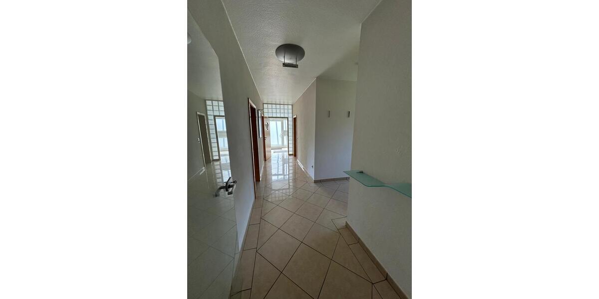 Einfamilienhaus Burgwald - 6 Zimmer, 270 m&sup2;, 445.000&euro; | Angebot:25104555