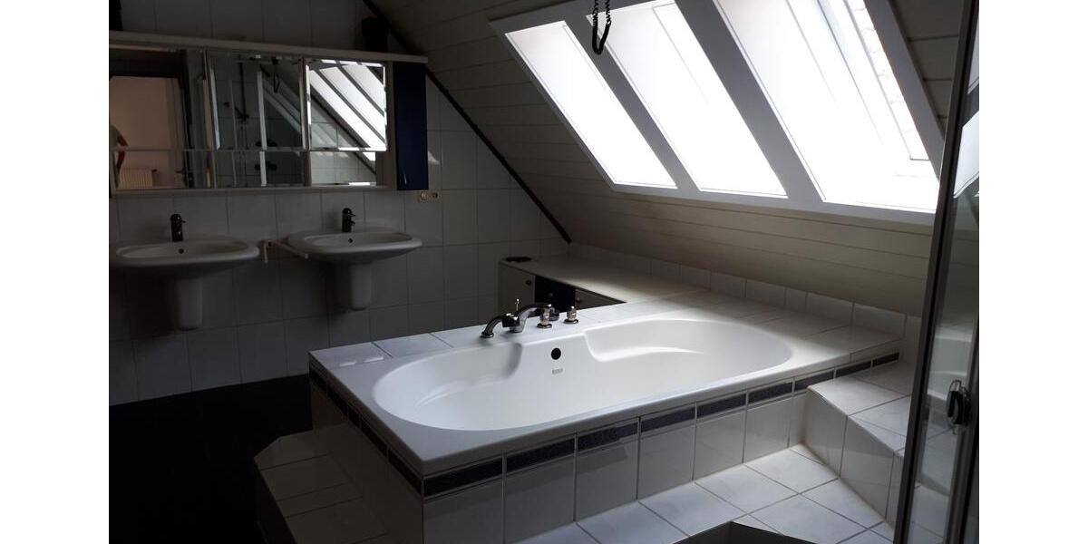 Etagenwohnung Wetter (Hessen) - 6 Zimmer, 135 m&sup2;, 2.990&euro; | Angebot:24296684