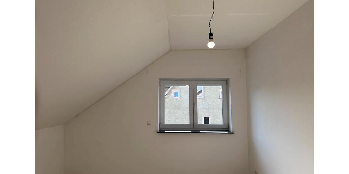 Dachgeschoßwohnung Gießen Wieseck - 3 Zimmer, 90 m&sup2;, 1.150&euro; | Angebot:26050734