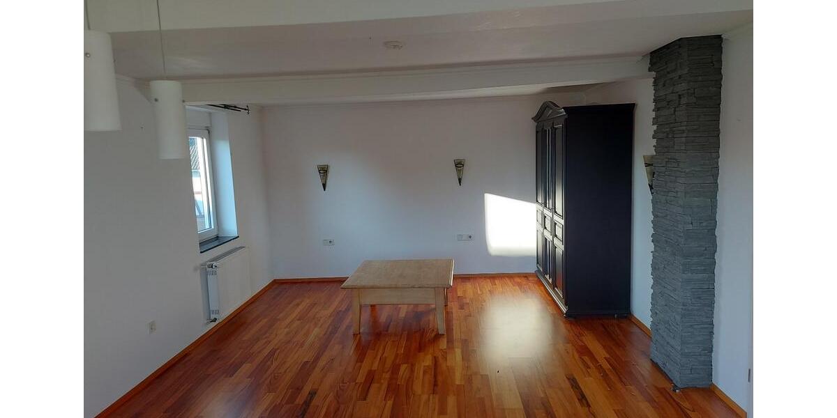 Etagenwohnung Münchhausen - 8 Zimmer, 130 m&sup2;, 1.150&euro; | Angebot:25701477