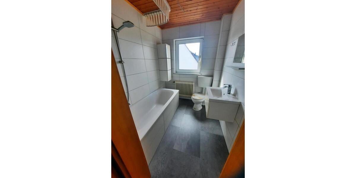 Dachgeschoßwohnung Neustadt (Hessen) - 3.5 Zimmer, 80 m&sup2;, 850&euro; | Angebot:25945234