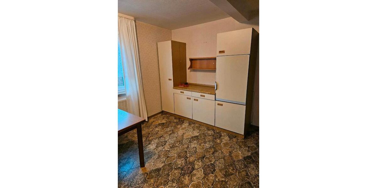 Einfamilienhaus Marburg Cappel - 8 Zimmer, 210 m&sup2;, 340.000&euro; | Angebot:24703674