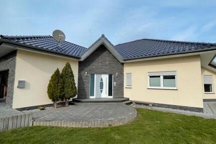 Haus Frankenberg (Eder) - 5 Zimmer, 200 m&sup2;, 450.000&euro; | Angebot:25872903
