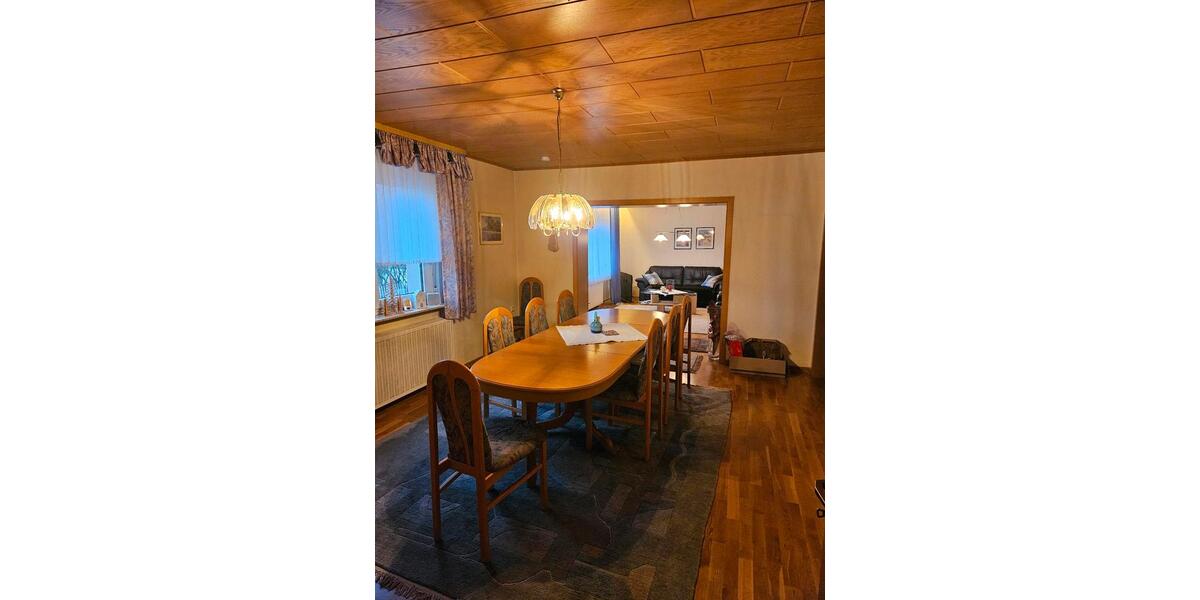 Einfamilienhaus Marburg Cappel - 8 Zimmer, 210 m&sup2;, 340.000&euro; | Angebot:26763170